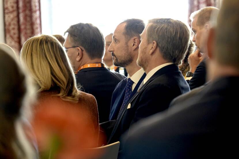 King Willem-Alexander roundtable discussion town hall Oslo