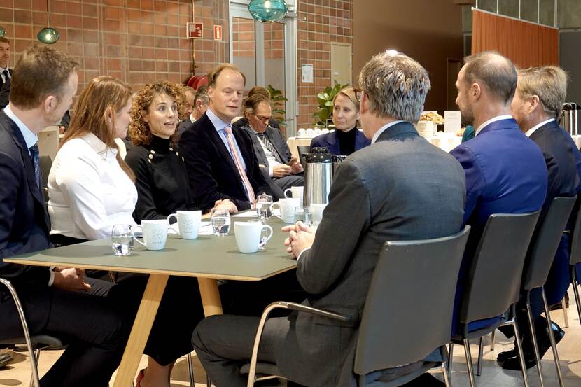 King Willem-Alexander visits Hystar in Oslo