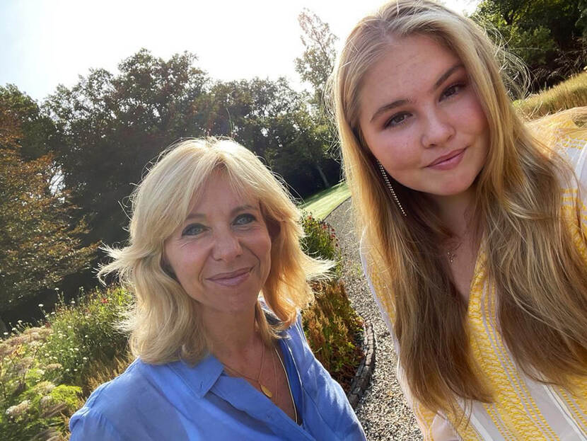 The Princess of Orange and Claudia de Breij in the garden of Huis ten Bosch Palace