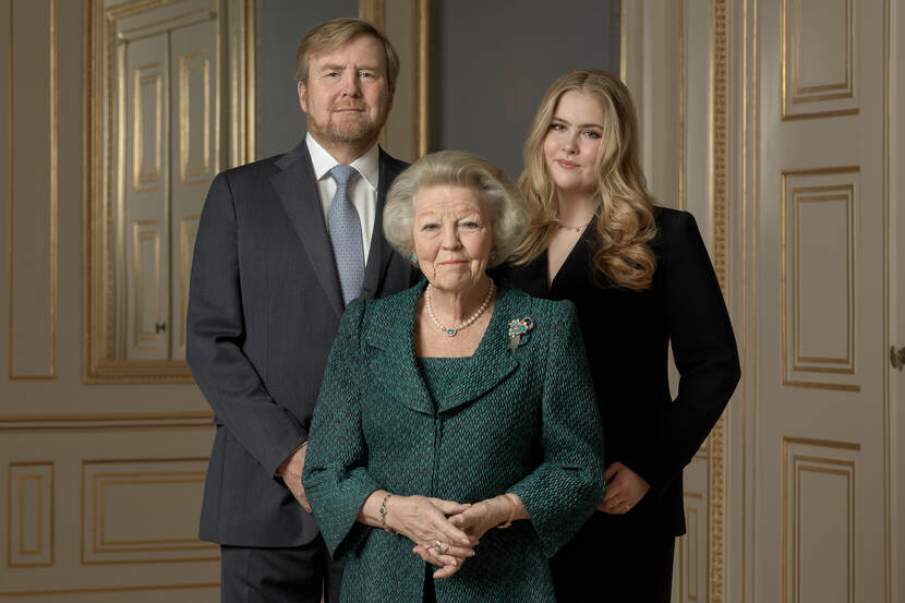 King Willem-Alexander, Princess Beatrix and Prinses van Oranje