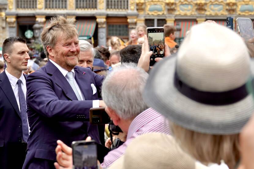 Meeting with the mayor of Brussels and walkabout in Grand-Place state visit Belgium King Willem-Alexander and Queen Máxima